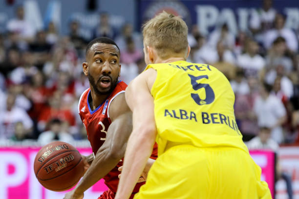 同时引发了 同时引发了