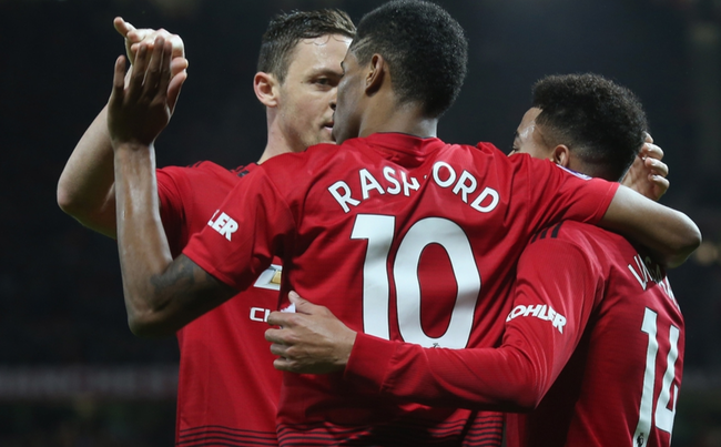 并以苦笑回 并以苦笑回